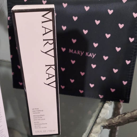 Mary Kay Skin Care, Cosmetics CC Cream, translucent powder, make-up remover - Picture 7 of 14